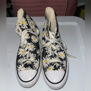 Daisy converse high tops